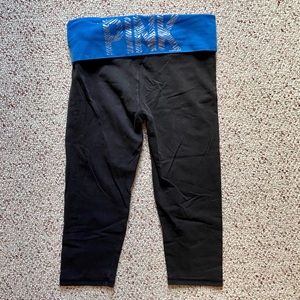 VS PiNK Cropped Yoga Pants